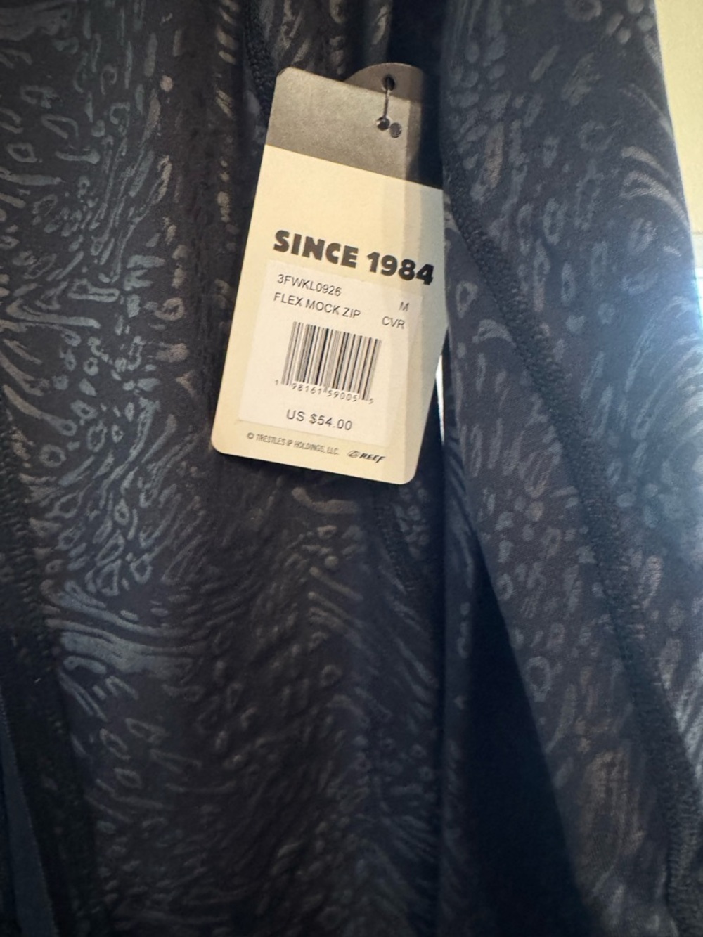 Reef Women's Utility Jacket in Black and Dark Gray Print